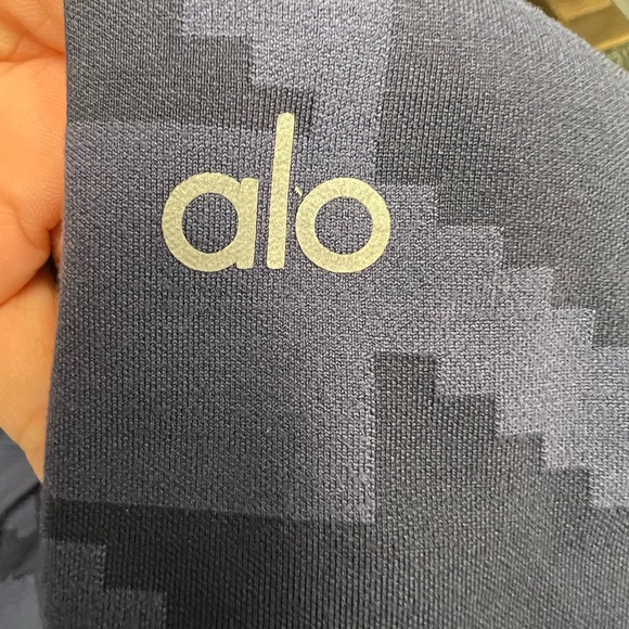 💜EUC Alo Crop Leggings - Picture 3 of 3